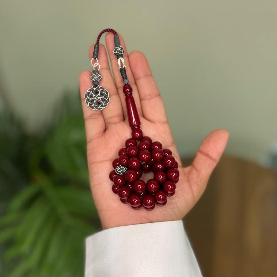 مسباح بكلايت عنابي غامق مع فواصل وطرابزونة سوداء