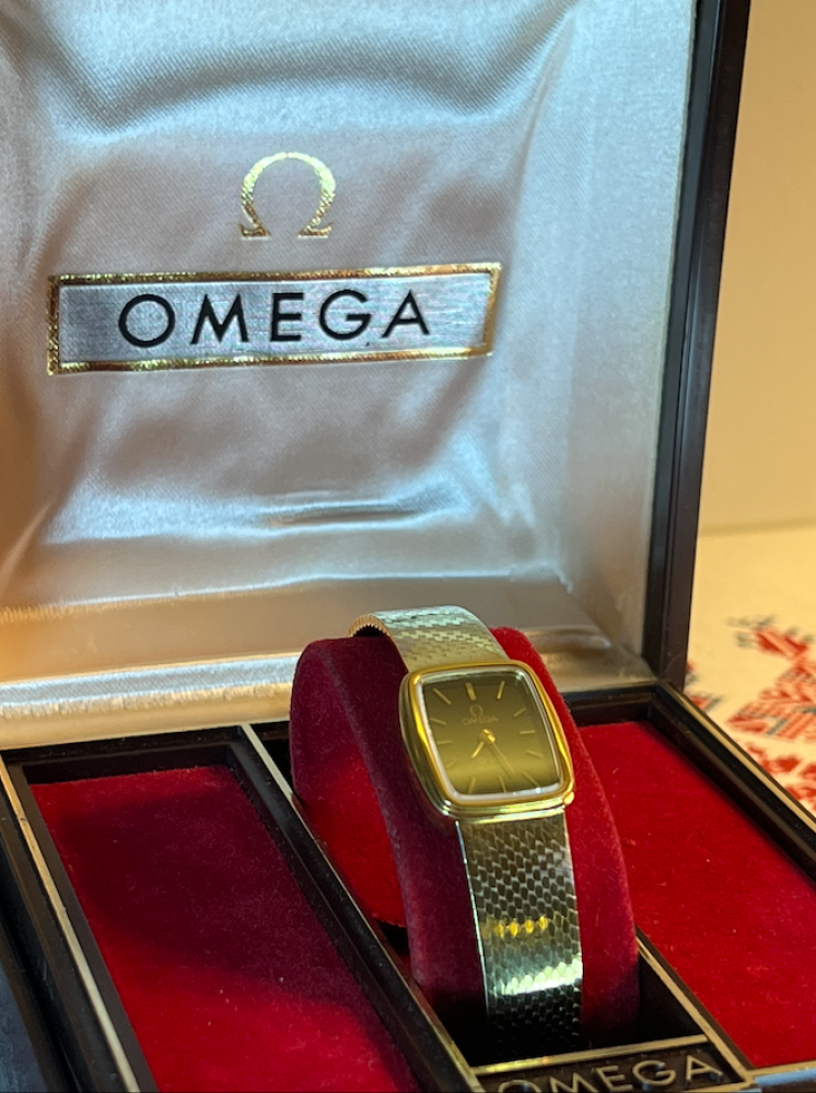 ساعة OMEGA Tank