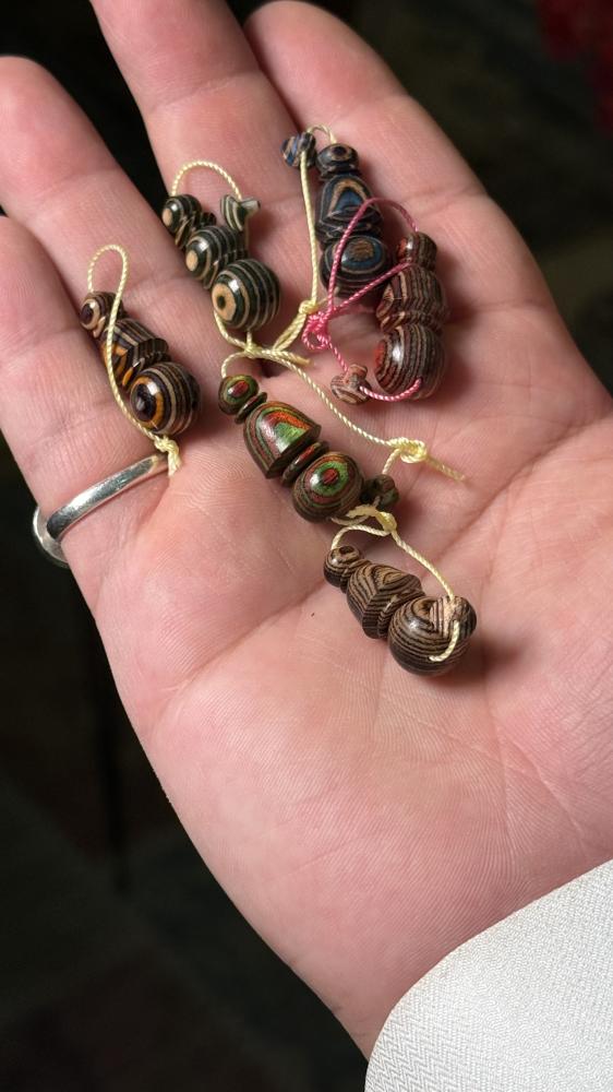 Multi-color pressed wood