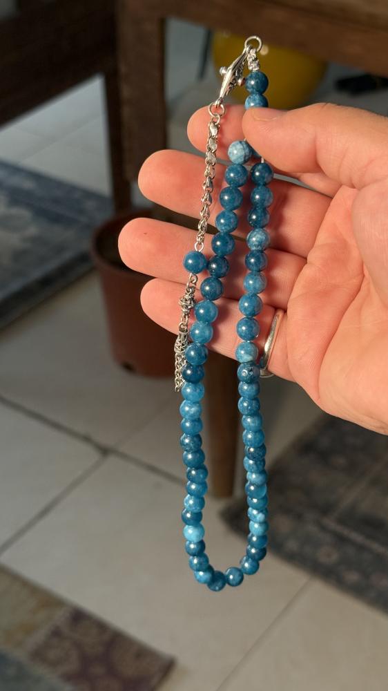 حجر الأباتيت الأزرق الطبيعي