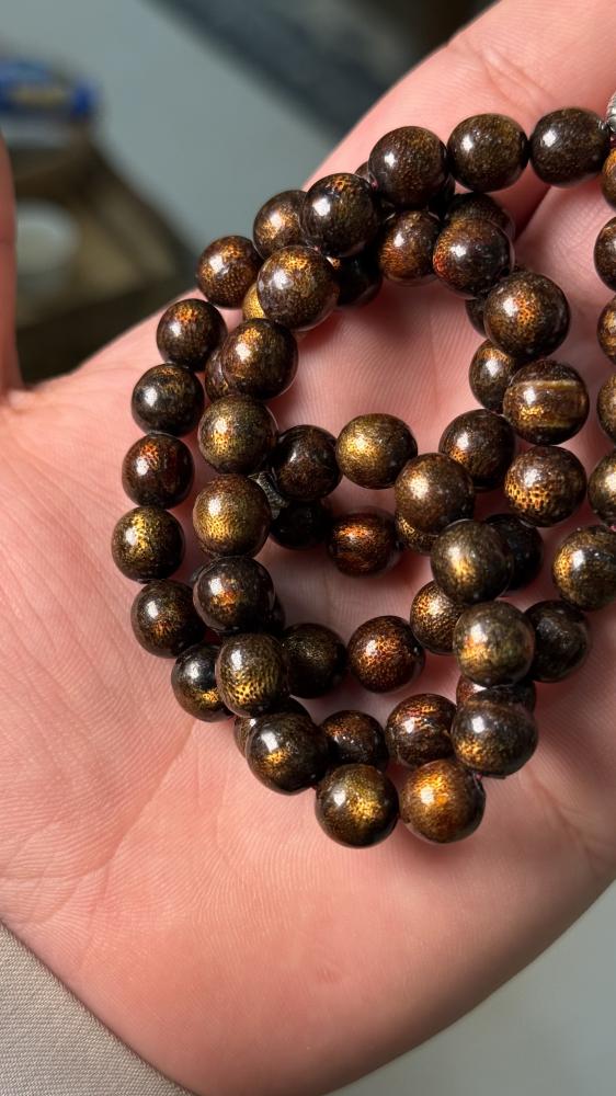 Luxury natural gold