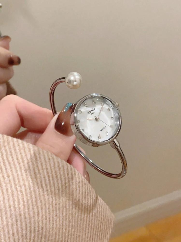 ساعات بناتى شيك