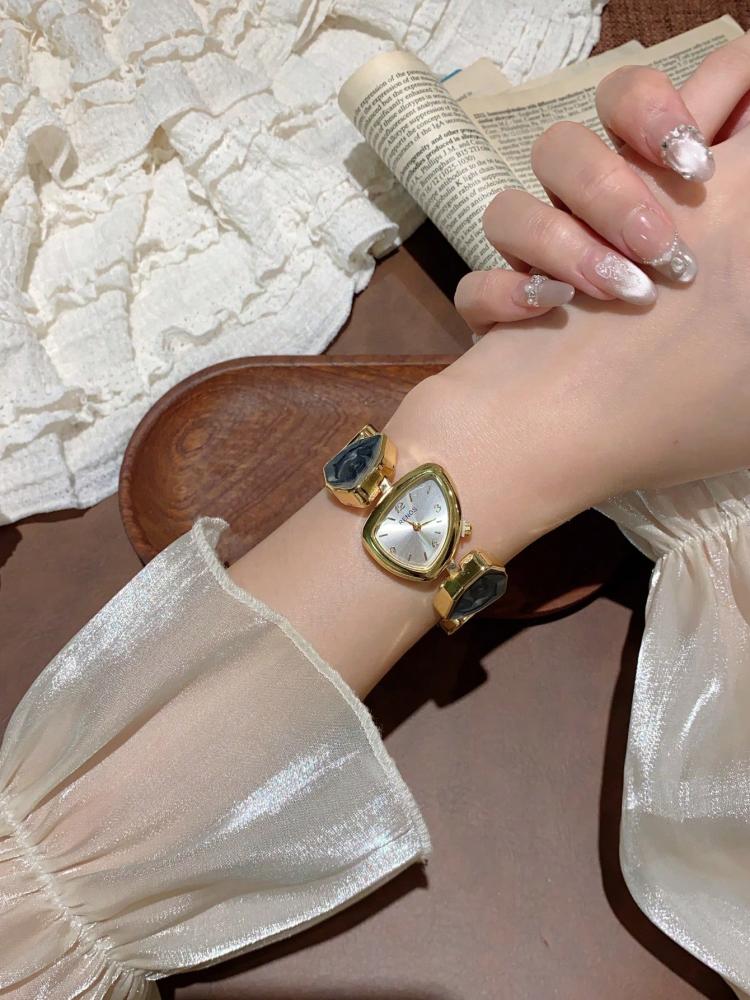 ساعات هدايا نسائيه