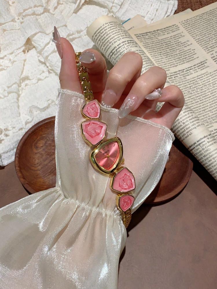 ساعات هدايا نسائيه