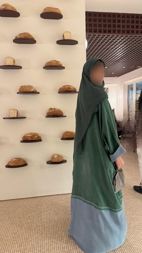 عباية حرير مغسول مع شك يدوي ناعم