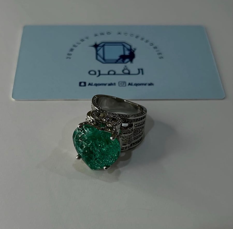خاتم القلب الزمردي