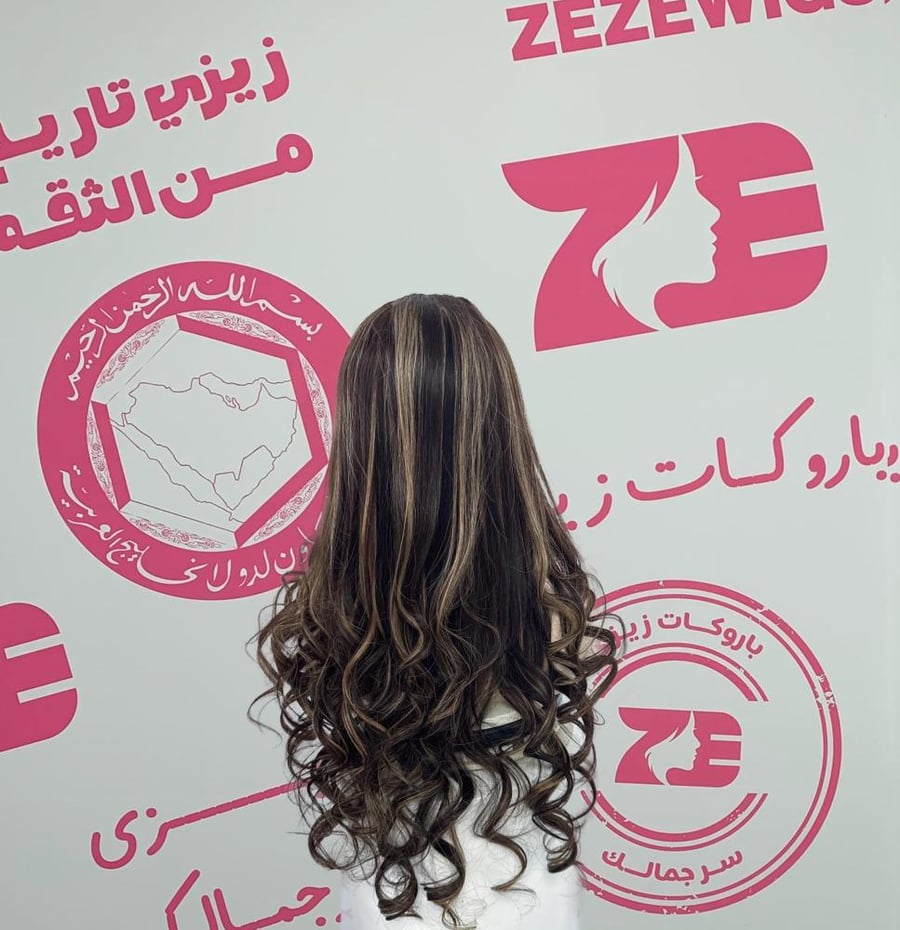 باروكه شعر طبيعى طول 26 أنش كثافه 250 لون هايلايت ستايل شعر مدرج