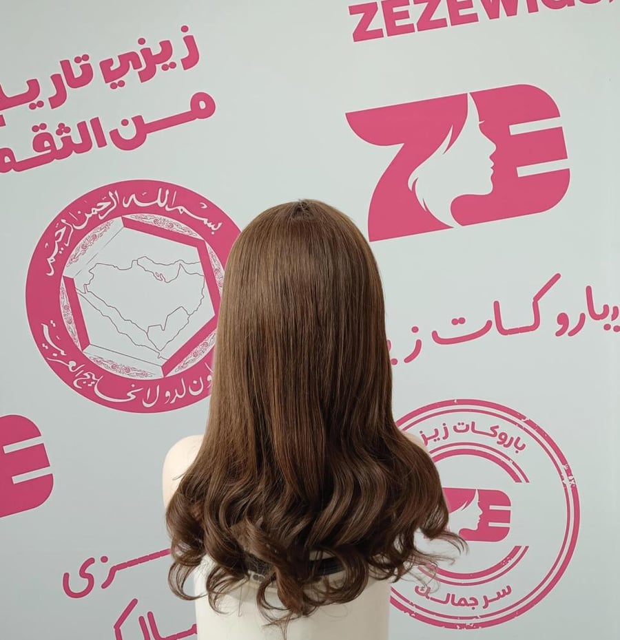 باروكه شعر طبيعى طول 20 انش كثافه 180 ستايل شعر مدرج لون بنى كستنائى