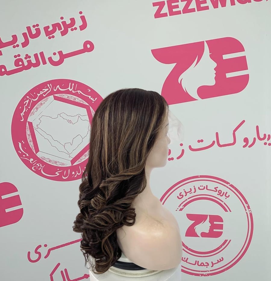 باروكه شعر طبيعى طول 22 أنش كثافه 250 لون هايلايت ستايل شعر مدرج