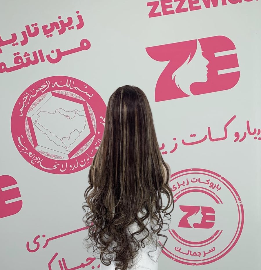 باروكه شعر طبيعى طول 28 أنش كثافه 250 لون هايلايت ستايل شعر مدرج