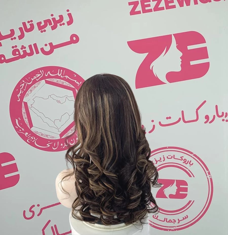 باروكه شعر طبيعى طول 22 أنش كثافه 250 لون هايلايت ستايل شعر مدرج
