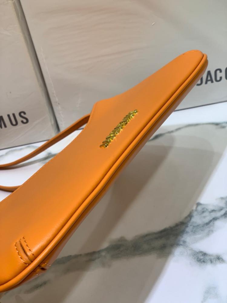 شنطة نسائية ماركة ‏JACQUEMUS
