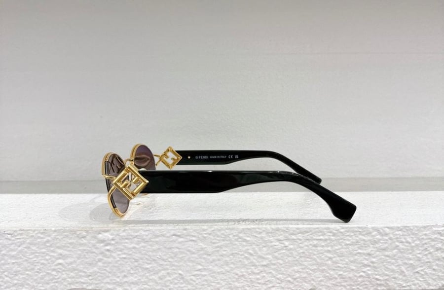 نظاره ماركة Fendi