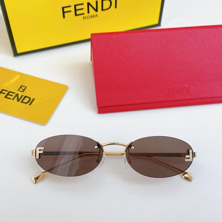 نظاره ماركة Fendi