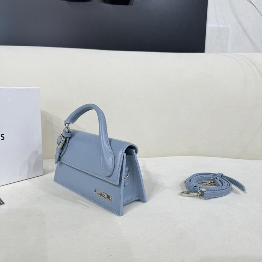 شنطة نسائية ماركة ‏JACQUEMUS