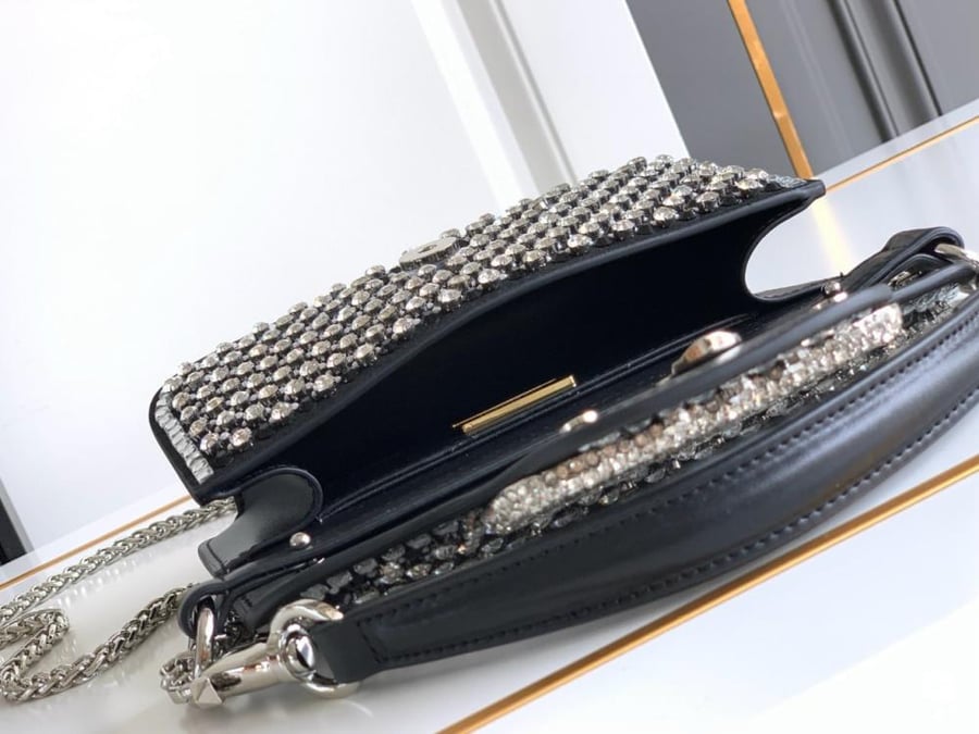 شنطه نسائية ماركة Valentino