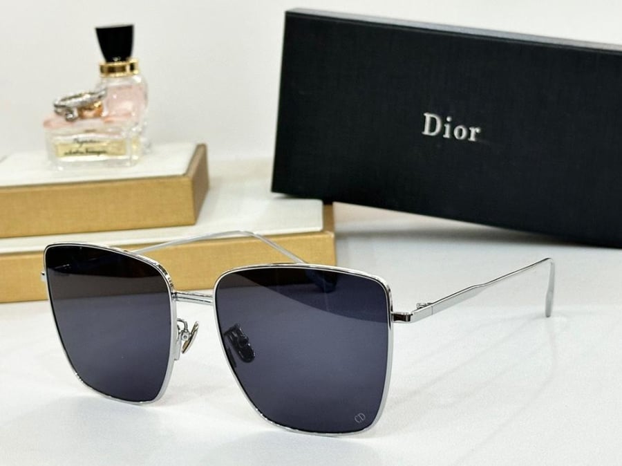 نظاره ماركة Dior