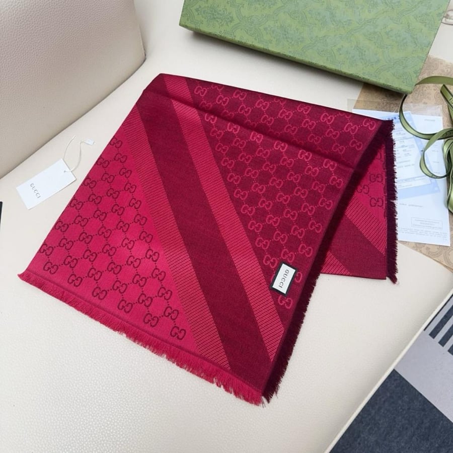 سكارف ماركة Gucci