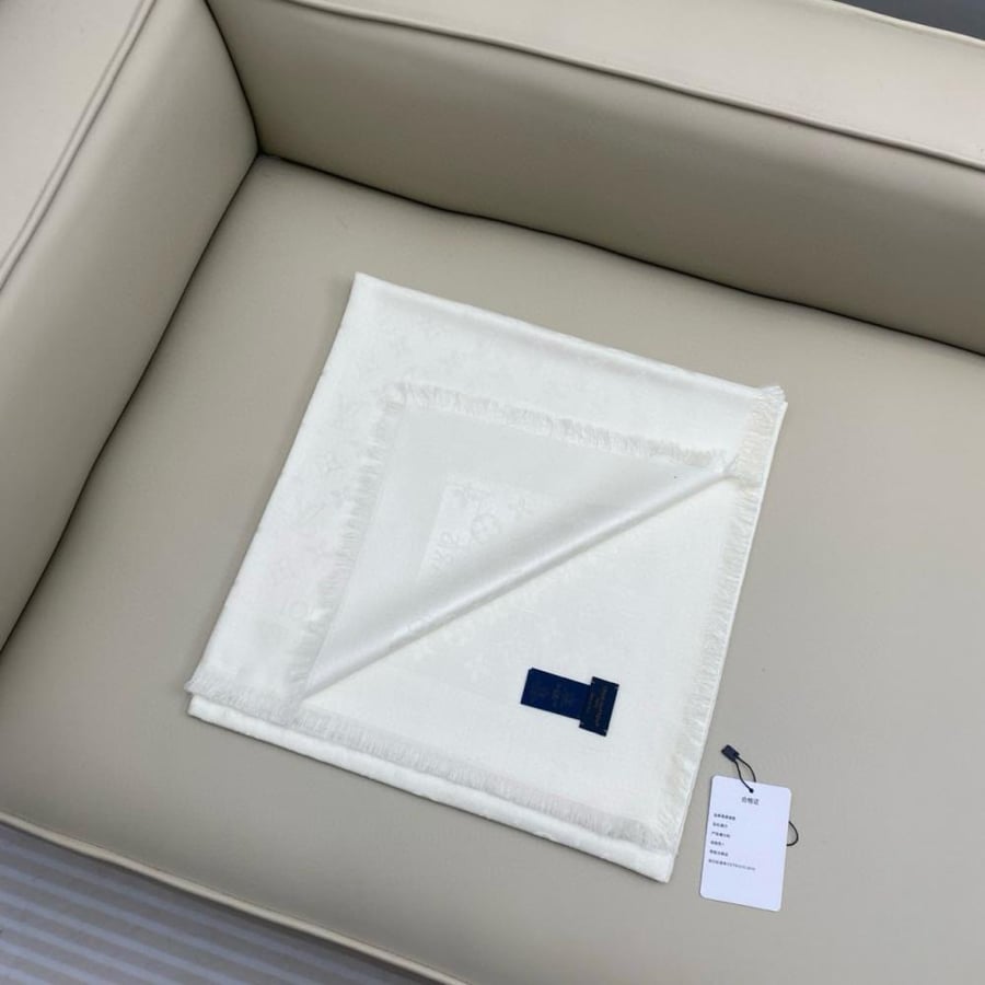 سكارف ماركة LV