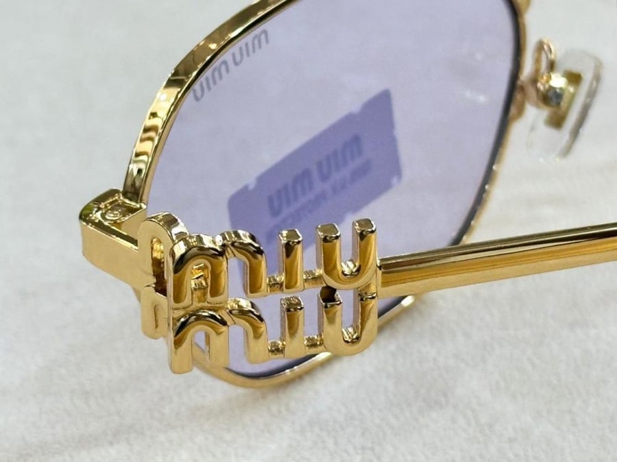 نظاره ماركة ‏Miumiu