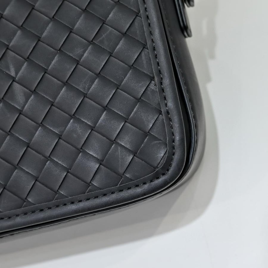 شنطه ماركة Bottega Veneta