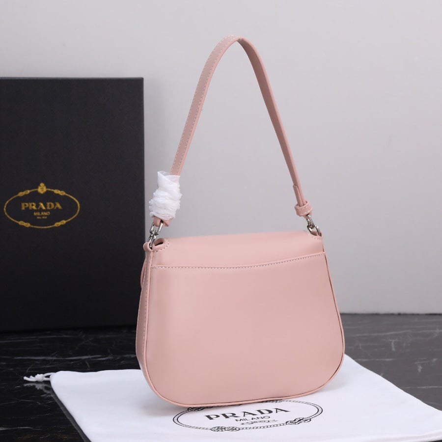 شنطة نسائية ماركة Prada