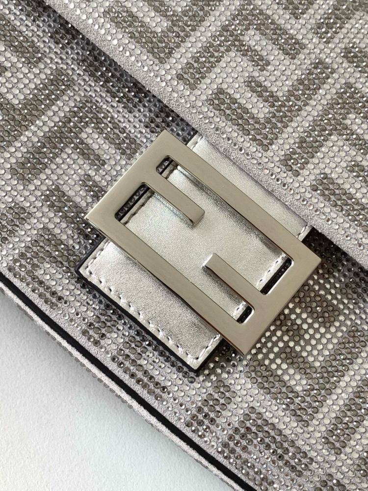 شنطة نسائية ماركة Fendi