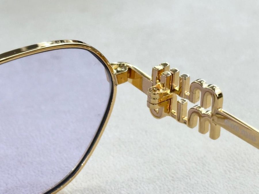 نظاره ماركة ‏Miumiu