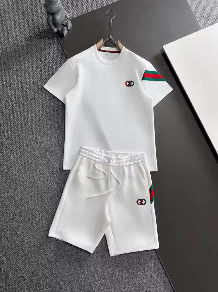 طقم رجالي ماركة Gucci