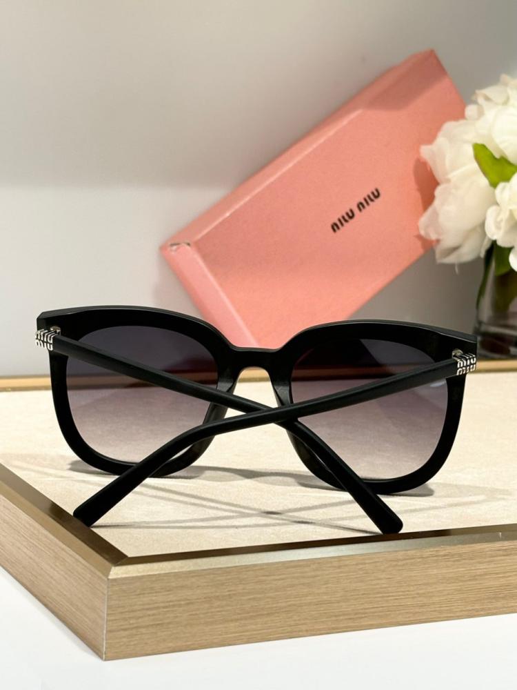 نظاره ماركة ‏Miumiu