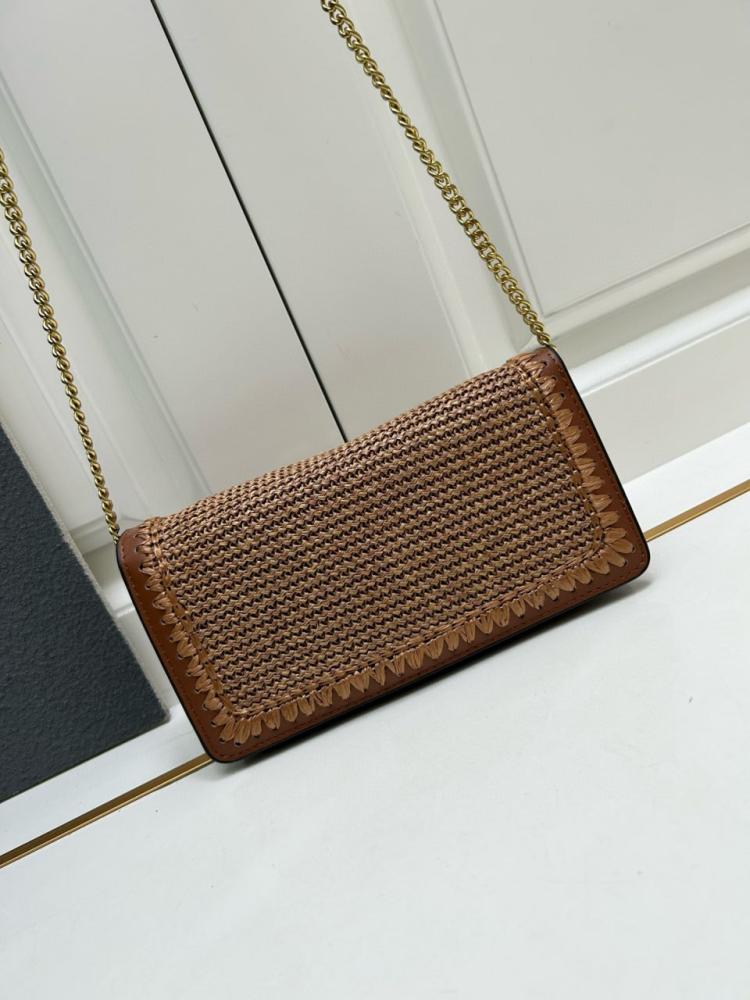 شنطه نسائية ماركة Valentino
