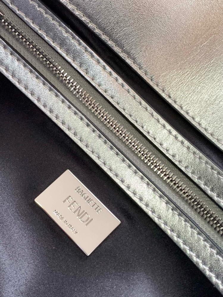 شنطة نسائية ماركة Fendi