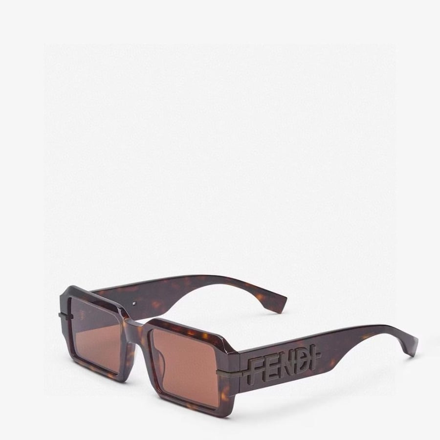 نظاره ماركة Fendi