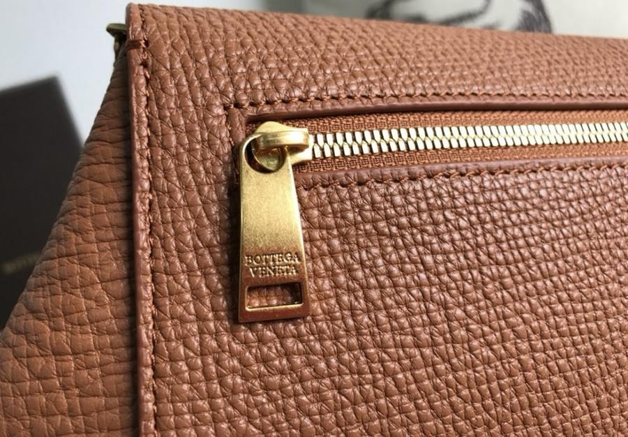 شنطه نسائية ماركة Bottega Veneta