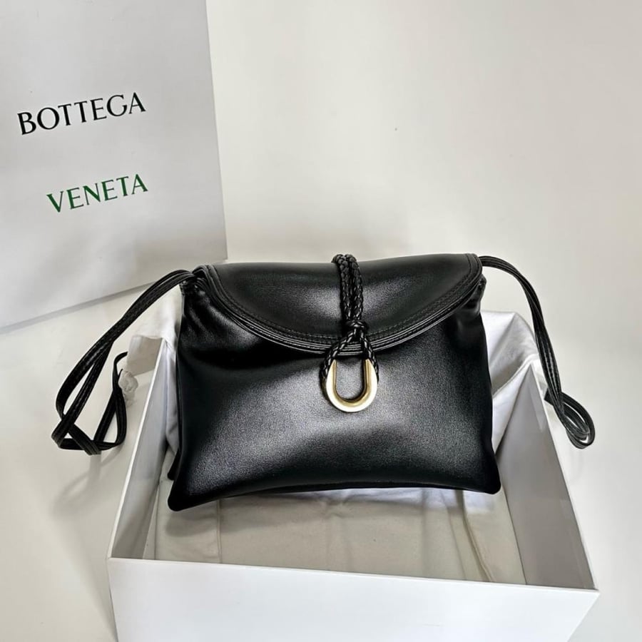 شنطه نسائية ماركة Bottega Veneta