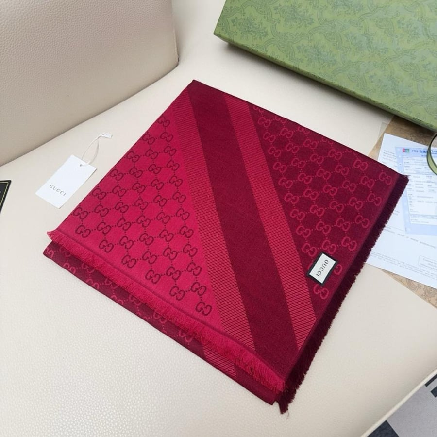 سكارف ماركة Gucci
