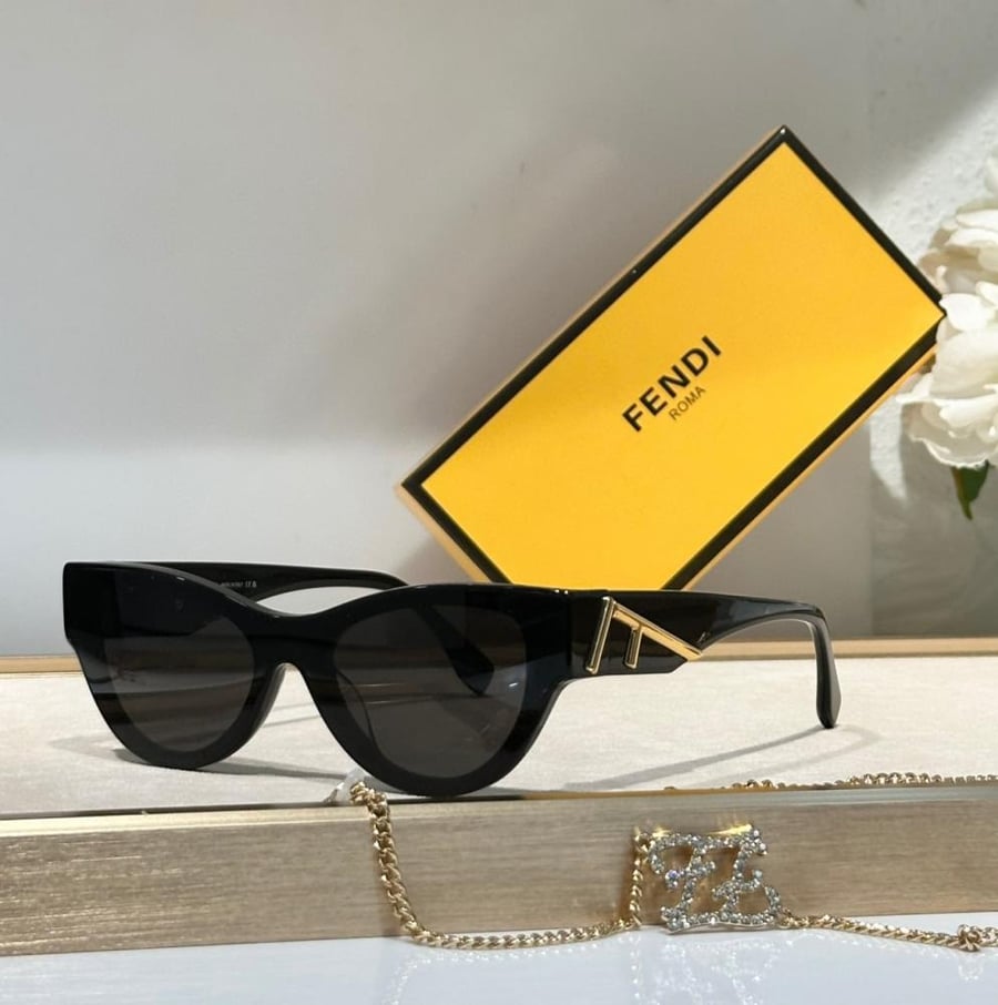 نظاره ماركة Fendi