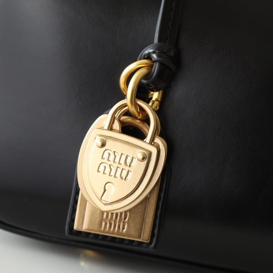 شنطة Miumiu + اسورة Hermès