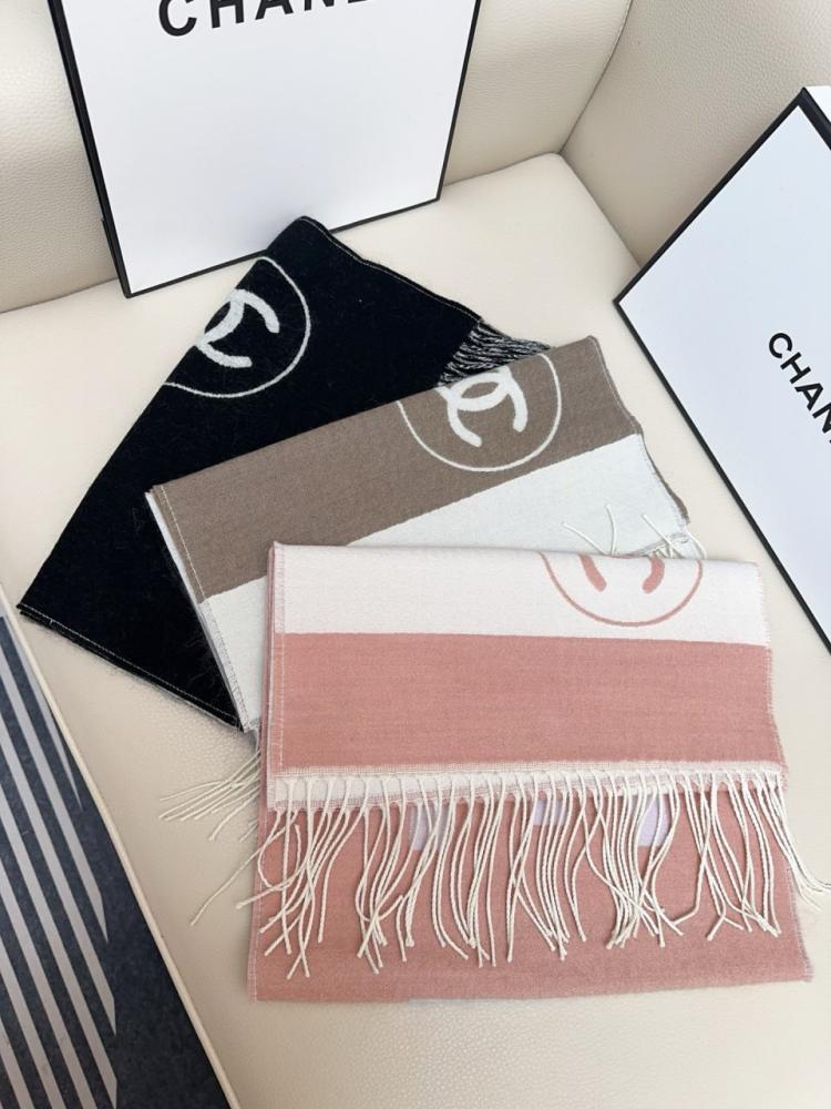 سكارف ماركة Chanel