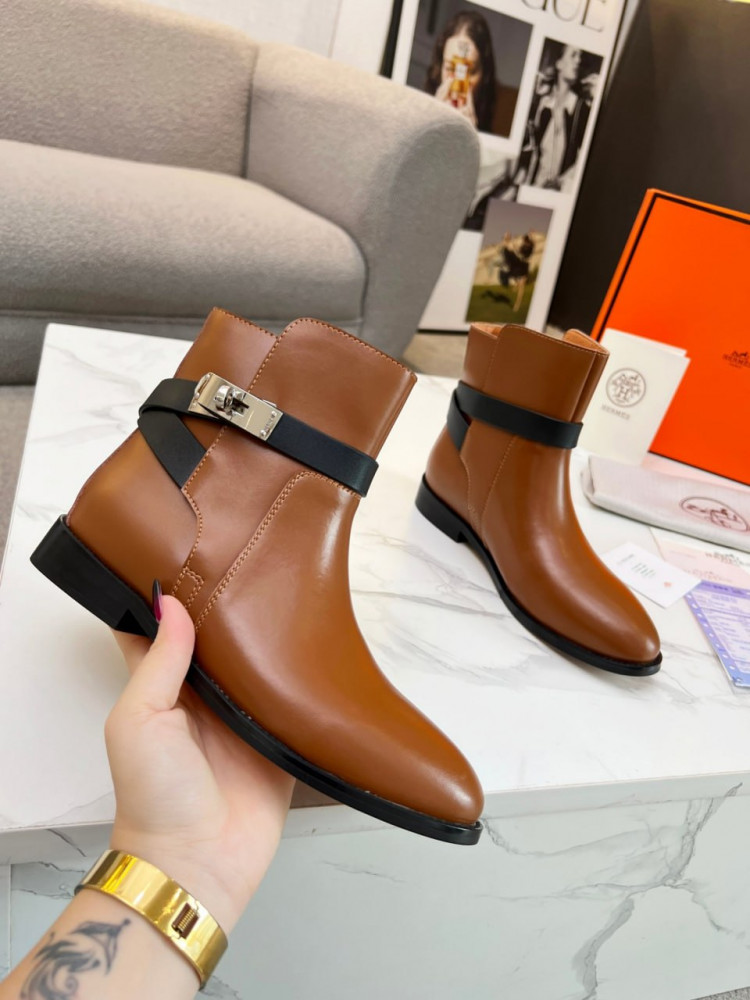 حذاء ماركة ‏Hermès
