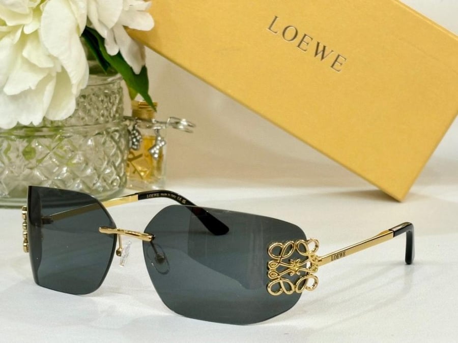 نظاره ماركة ‏Loewe