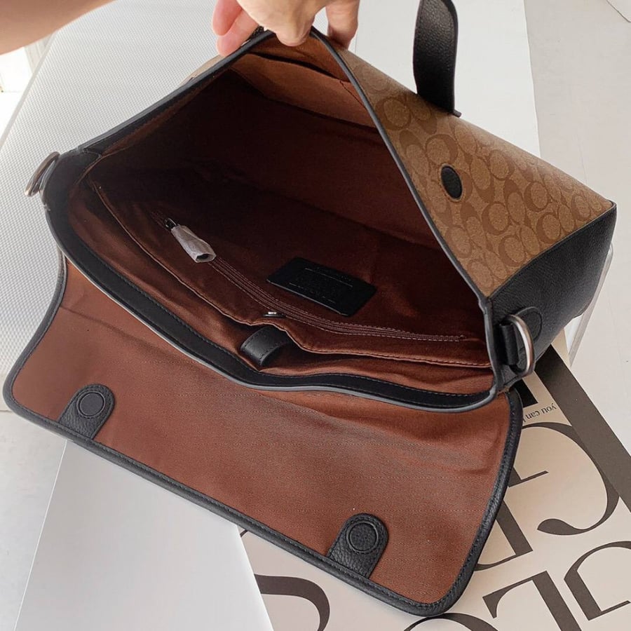 شنطة نسائية ماركة Coach