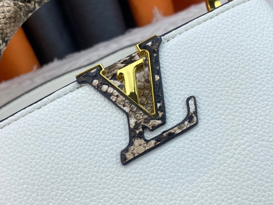 شنطة نسائية ماركة LV