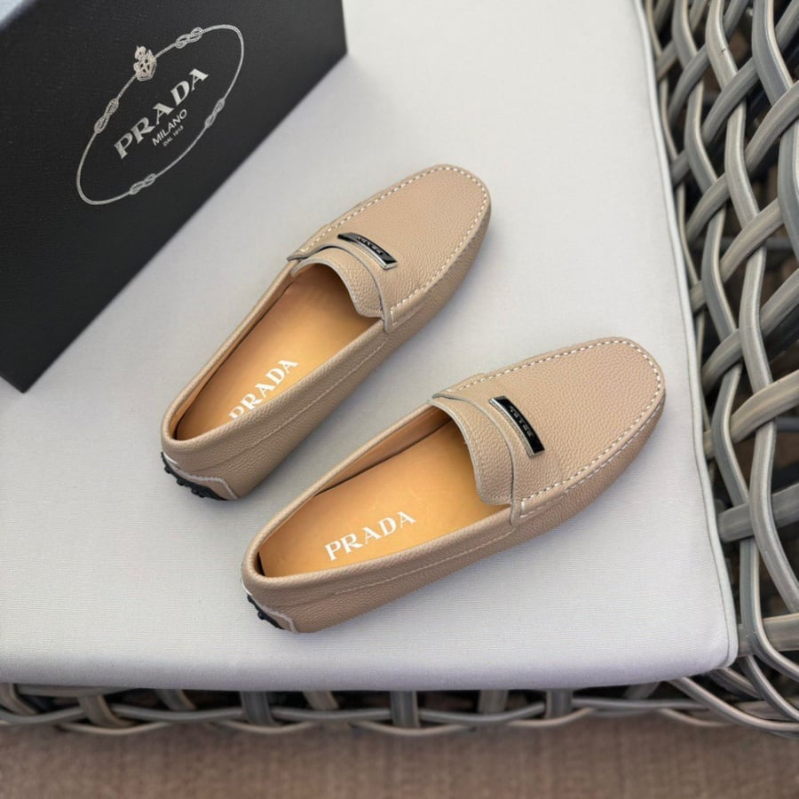 حذاء رجالي ماركة Prada