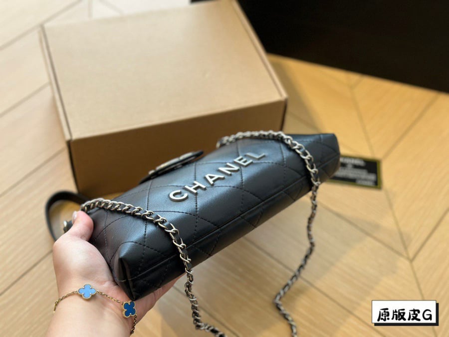 شنطة نسائيه ماركة Chanel