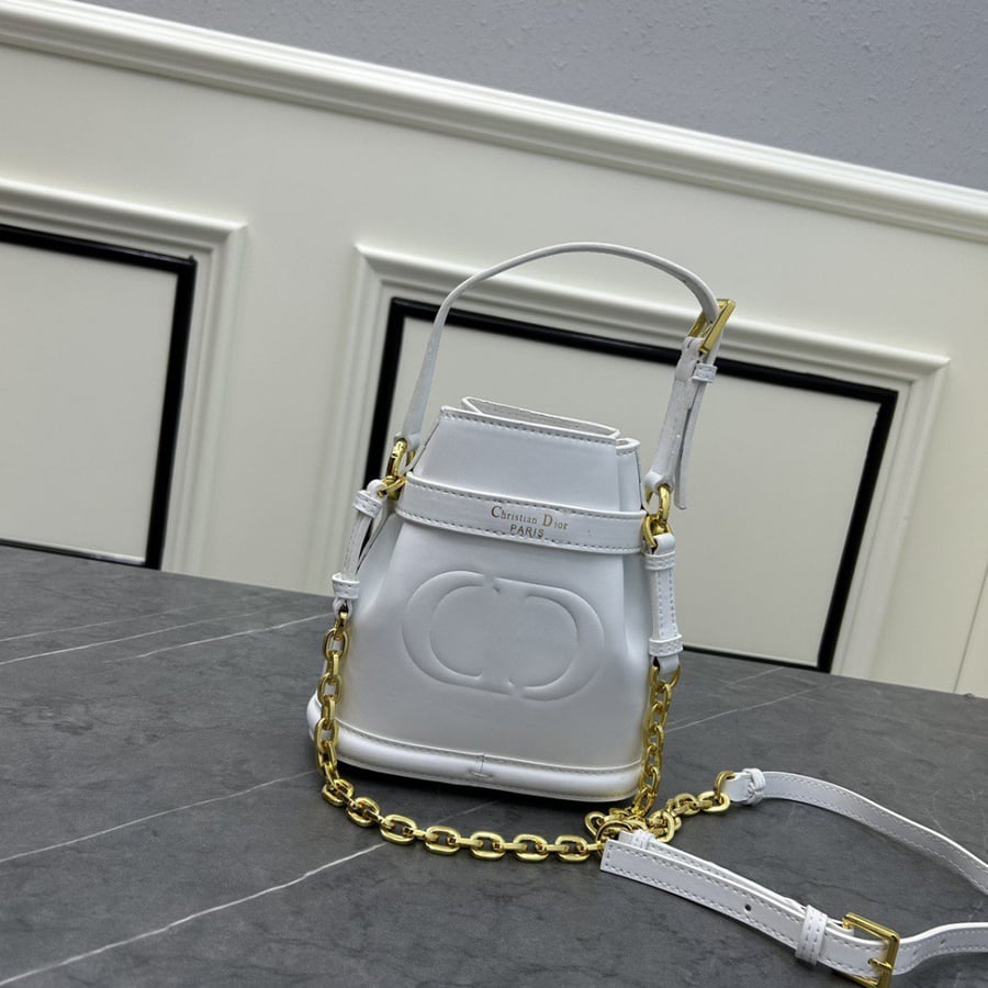 شنطة نسائية ماركة Dior