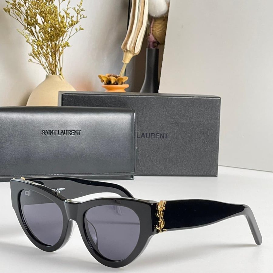 نظاره ماركة YSL