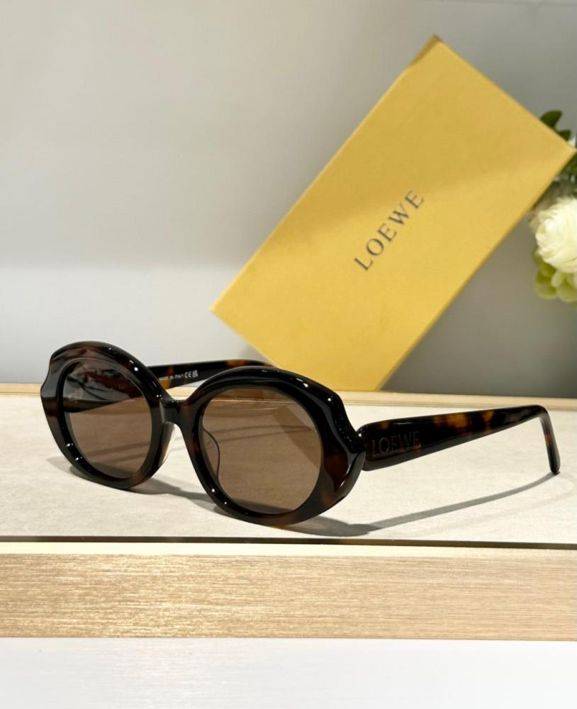 نظاره ماركة ‏Loewe