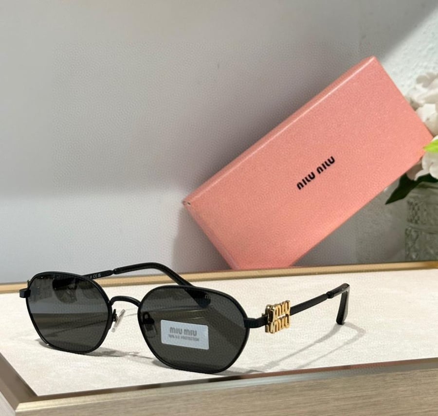 نظاره ماركة ‏Miumiu
