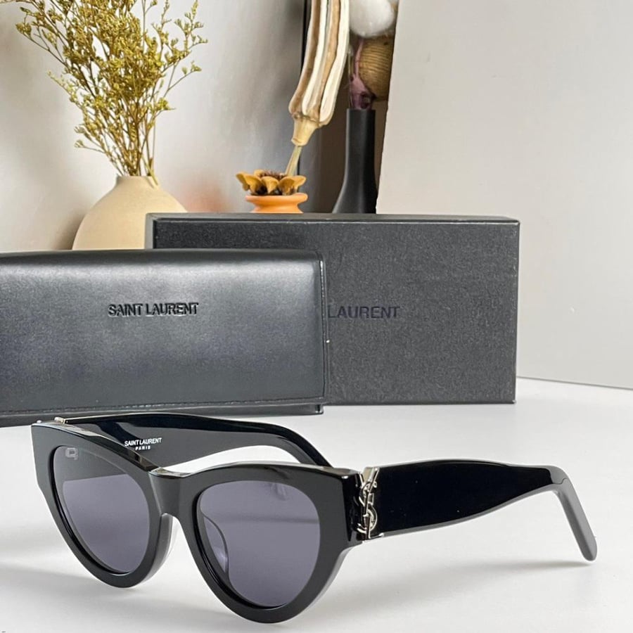 نظاره ماركة YSL